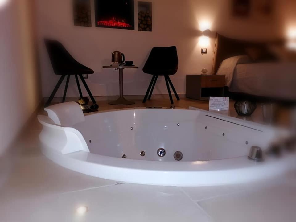 Lux Suite Taranto Exterior foto